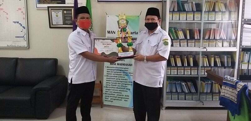 MAN 17 Jakarta Meraih Juara Dua Lomba Hadroh Secara Daring e3e1044b7b0587c27e660a1ace0039ae.jpg